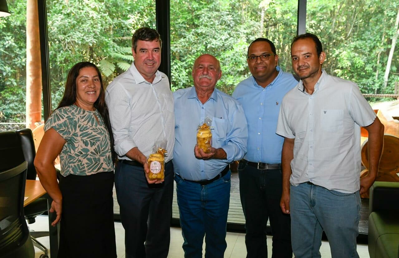 Imagem de compartilhamento para o artigo Prefeito de Figueirão Juvenal Consolaro se reúne com Eduardo Riedel para discutir investimentos em infraestrutura para o município da MS Todo dia